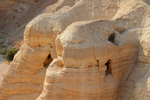 cuevas de qumran desierto