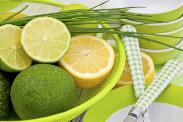 limon verde fresco bodegon