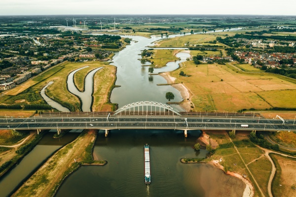 vista aerea de un puente sobre