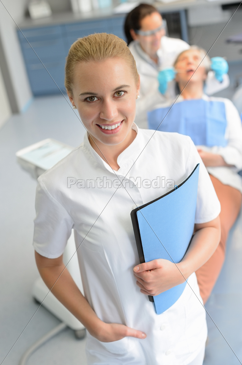 Paciente De Chequeo Dentista Asistente Dental Foto De Archivo Agencia De Stock Panthermedia