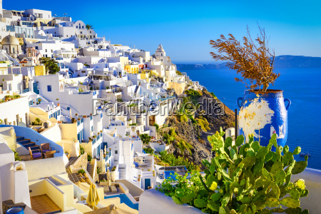 Fira isla de Santorini Grecia. Casas blancas - Foto de archivo #23185789 |  Agencia de stock PantherMedia